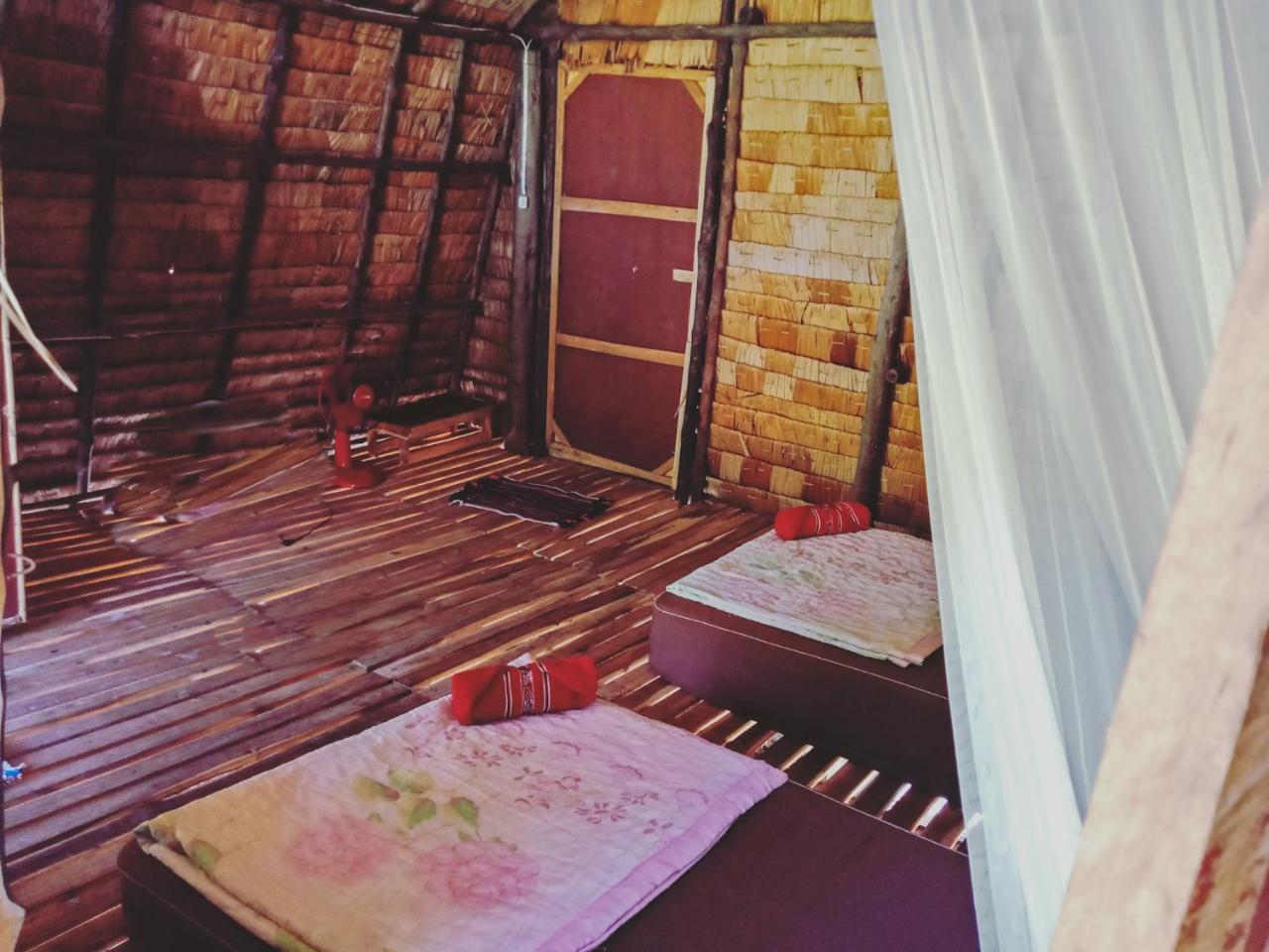 Hotel Mr. Chuoi Bar And Hut Ko Phra Thong Exterior foto